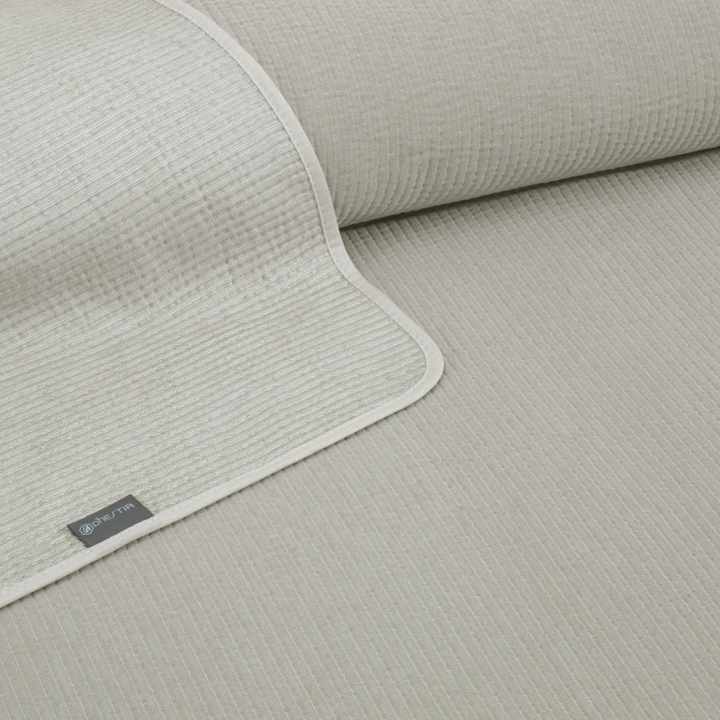 Colcha Piqué Hotel de Rayas Beige en Relieve