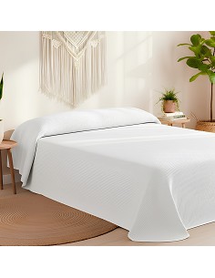 Colcha Piqué Hotel de Rayas Blanca en Relieve